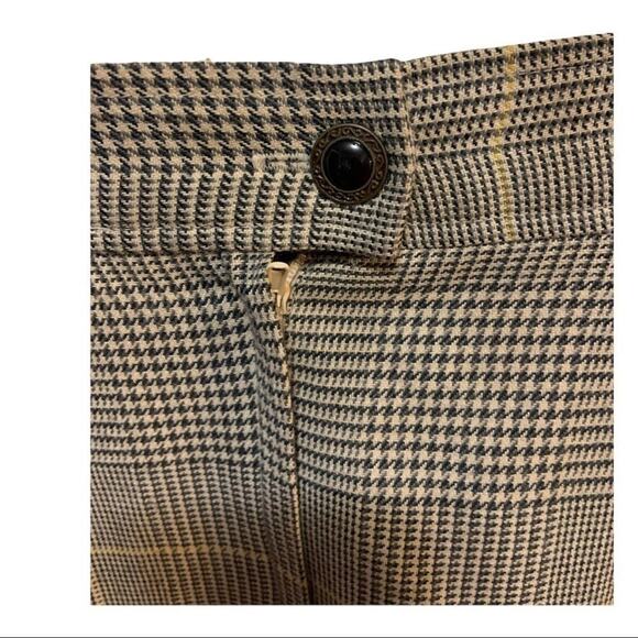 OBR vintage houndstooth plaid above the knee skirt! Retro, vintage and classic. - Picture 3 of 7